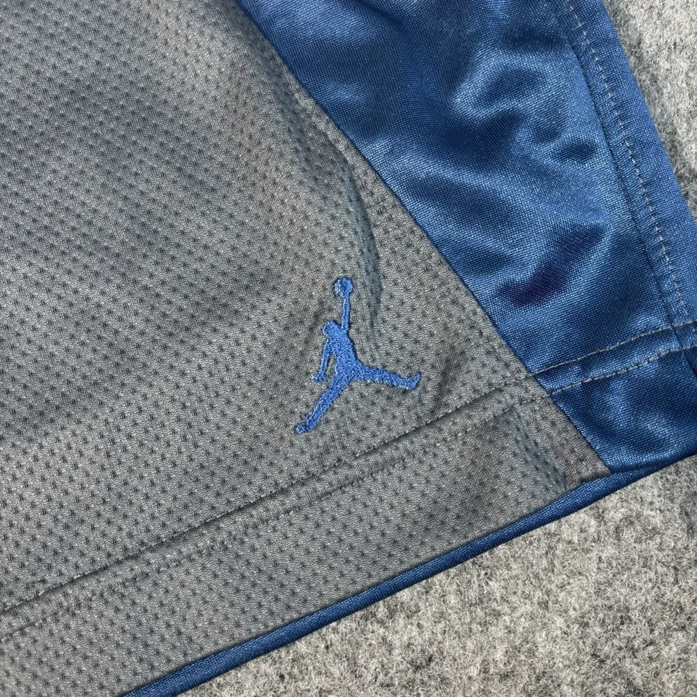 Jordan Basketball‎ Shorts Men's Large Gray Blue Dri-Fit Jumpman Logo Athletic